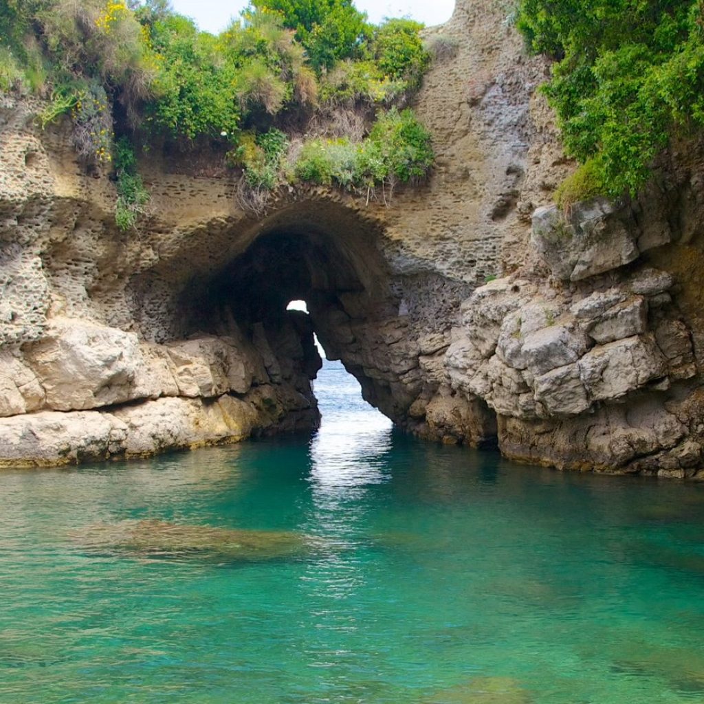 Hike Coastal Sorrento: Swim in the Unusual Queen's Baths - The Good Natured Explorer